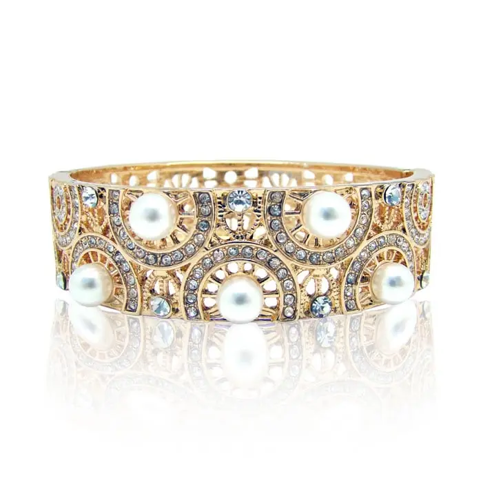 CB8646 - AVAILABLE IN CLEAR/GOLD & PEARL/GOLD